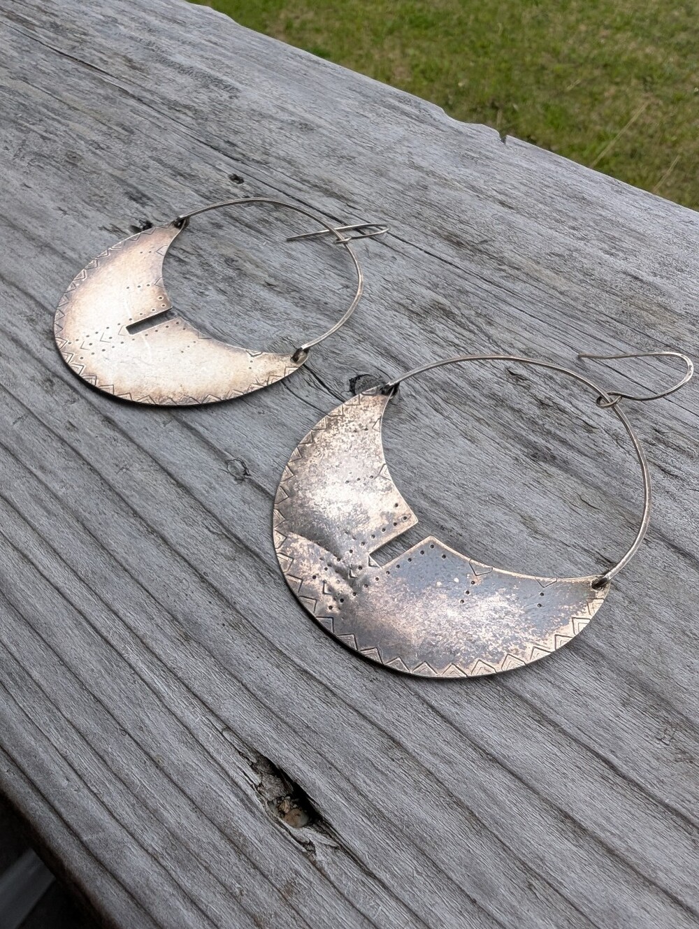 Artist Sterling Silver Press Metal Dangle Half Crescent Silver XL Hoop Aztec - Picture 5 of 6